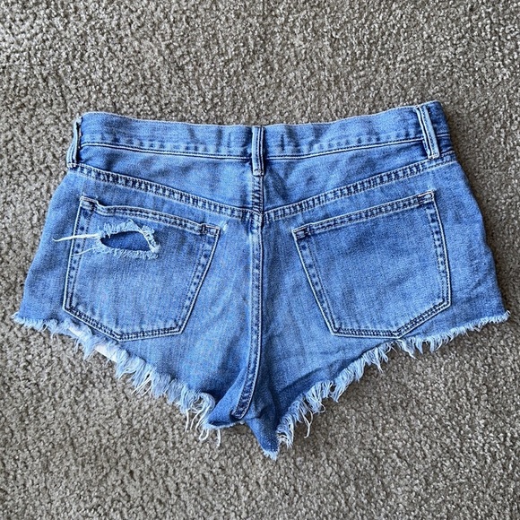 We The Free Blue Jean Shorts Frayed Hem - Picture 2 of 5